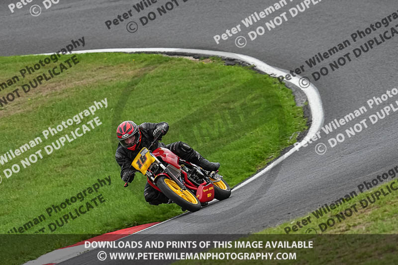 cadwell no limits trackday;cadwell park;cadwell park photographs;cadwell trackday photographs;enduro digital images;event digital images;eventdigitalimages;no limits trackdays;peter wileman photography;racing digital images;trackday digital images;trackday photos